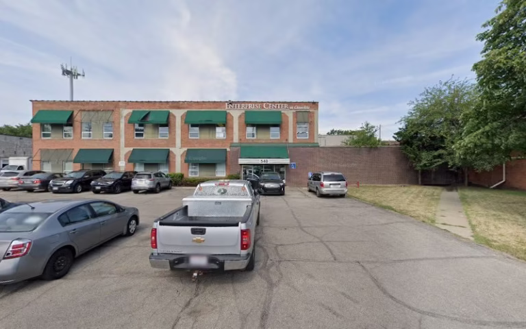 100027 l z custom cabinets 1 768x480