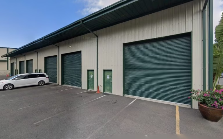 100534 islandmodern cabinetry 768x480