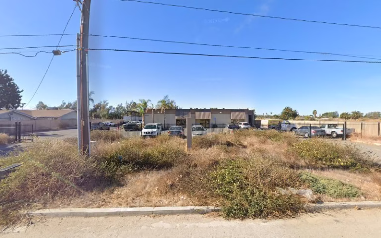 100729 elliotts garage cabinets 768x480