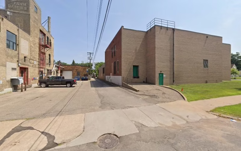 101058 cabinet store 768x480