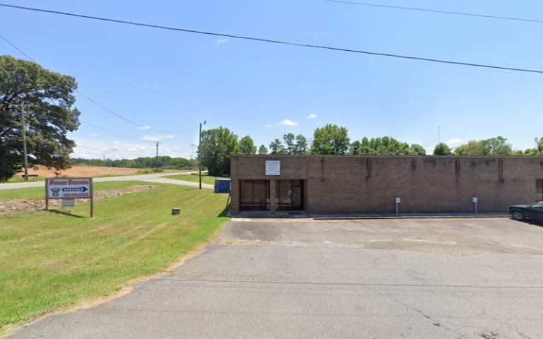 101589 t s custom cabinets 768x480