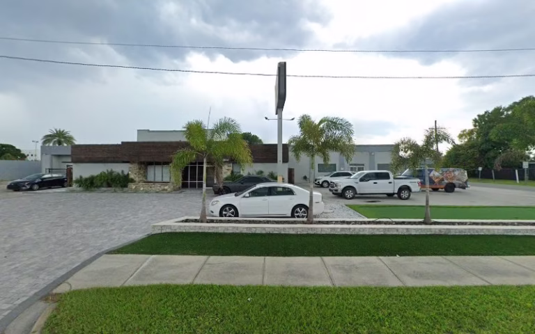 101935 hollywood closets 1 768x480