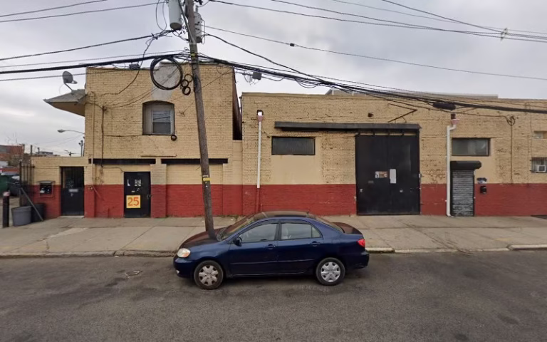 102073 general closet 768x480