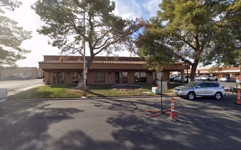 103297 living interiors custom cabinets 1 768x480