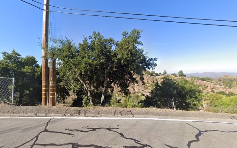 105283 enchanting handyman 768x480