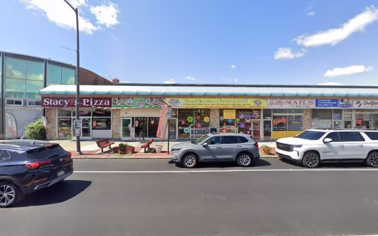 106075 deluxe flooring installation philadelphia 1 768x480