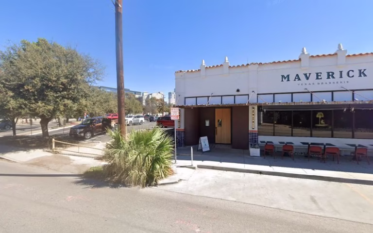 106222 red star tile 1 768x480