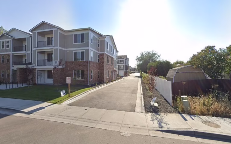 109082 wise roofing 768x480