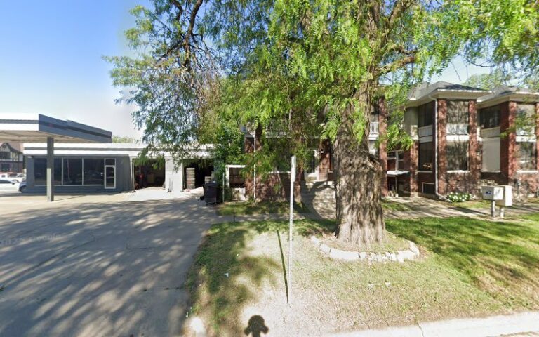 11219 lincoln roofing guys 1 768x480