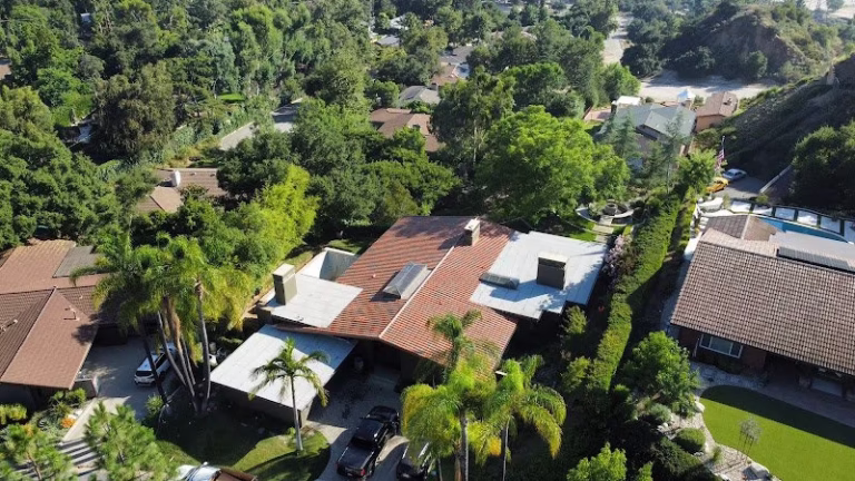 114932 roofing and construction 768x432