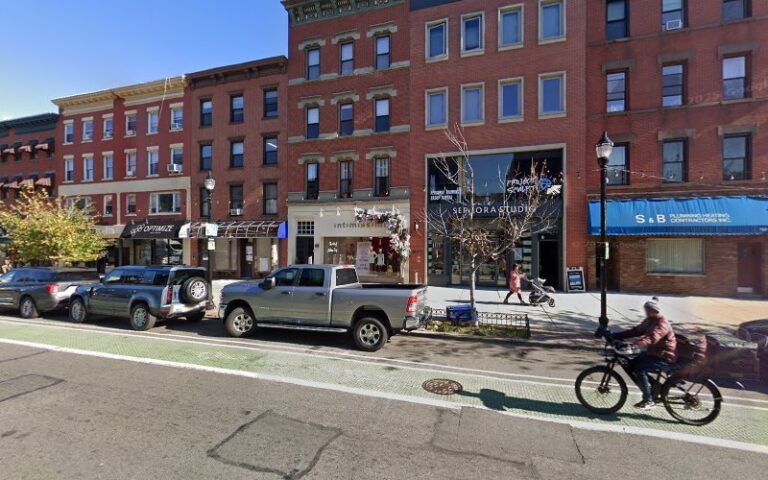 12135 martinez brothers roofing 768x480