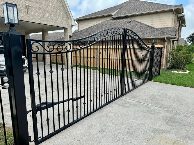 18681 lone star fence construction 1