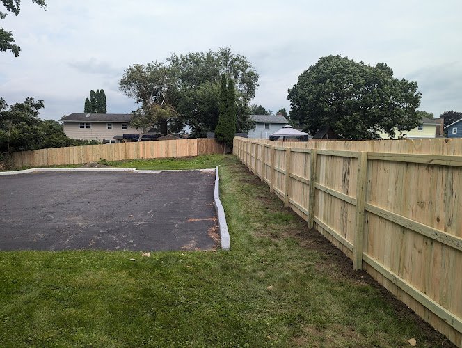 19676 big and tall fence 1