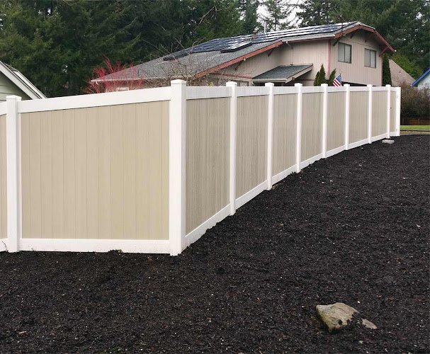 20323 roseville fence company 1