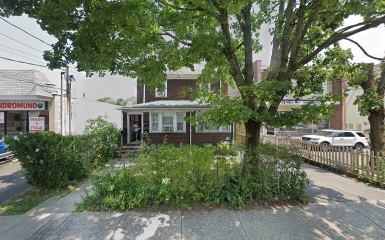 21215 iron workers wood fence vinyl fence pergolas arbors gates poles 1 768x480