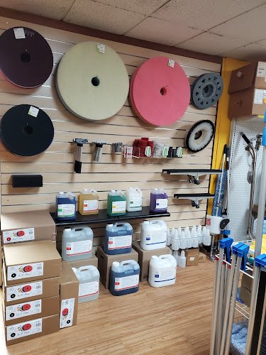 32233 the honey bee​ cleaners llc 1