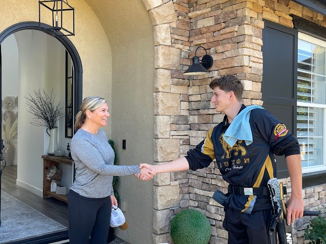 33064 luxion window cleaning 1