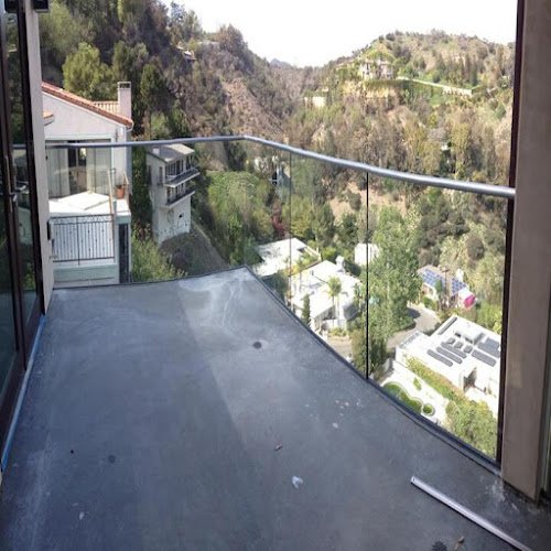 33385 tonys glass mirror