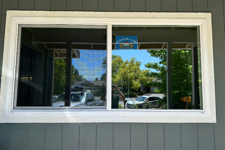 36422 extra clear windows siding 1