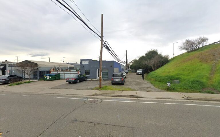 36433 martinez glass 1 768x480