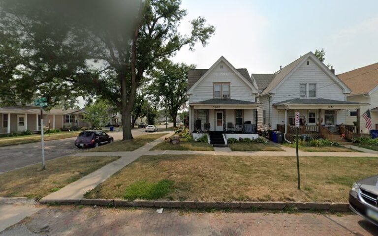 42930 actually clean floor furniture 1 768x480