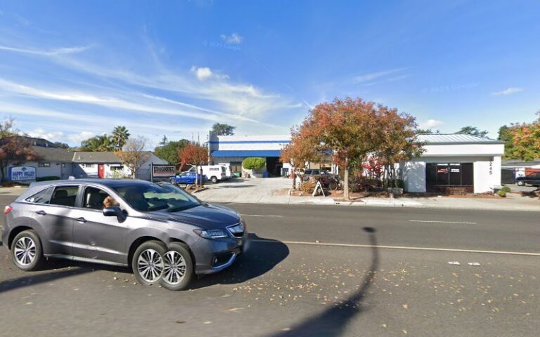 43705 modern rug 1 768x480