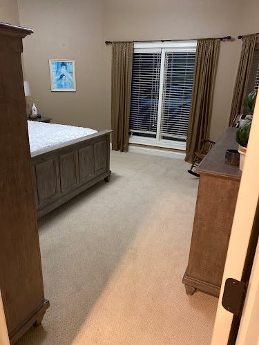 44091 larry the carpet guy 1