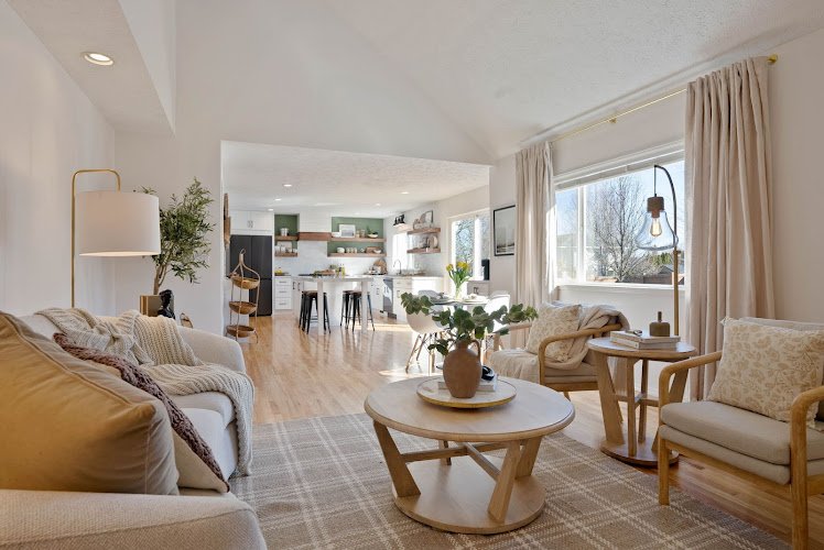 46036 feathers staging design 1