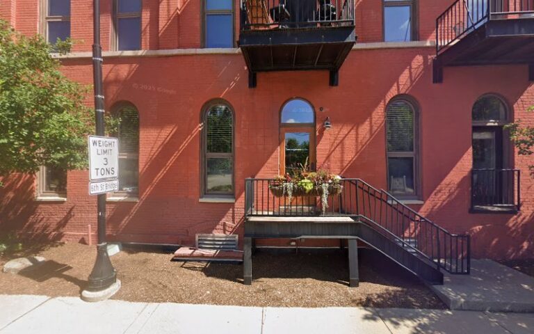 47592 lauren james studio 768x480