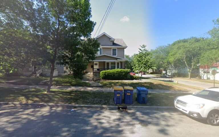 47626 carpenter bee interiors 1 768x480