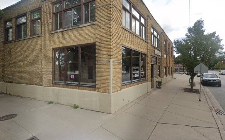 47653 the red lobby 768x480