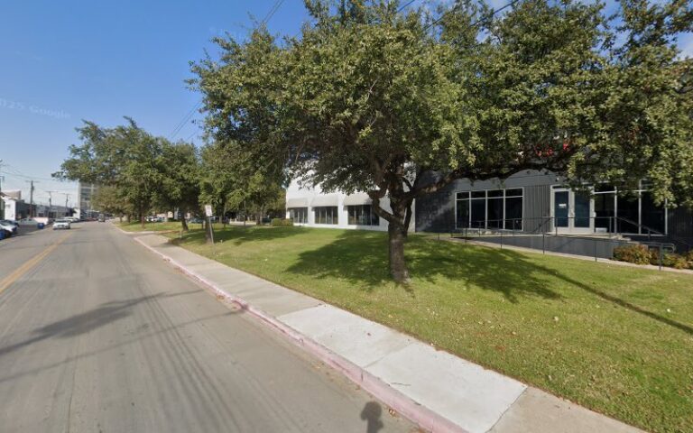 48131 collins interiors 768x480