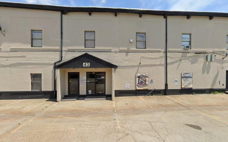 48989 b t interiors inc 768x480