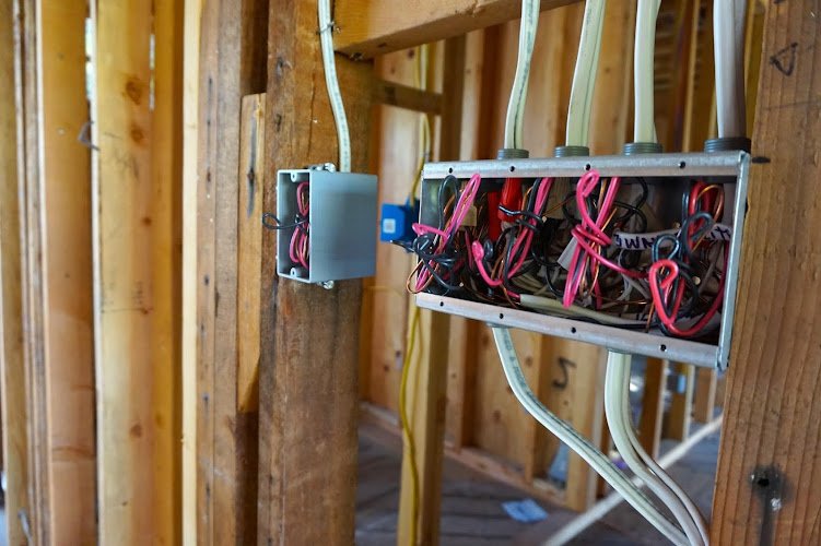 49825 electric universe ca 1