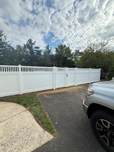 52669 the fence guy 1