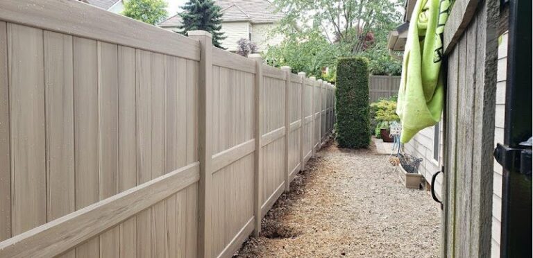 52773 reys post fence 1 768x372