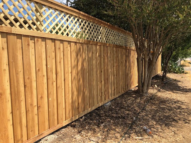 52782 323 fence company 1