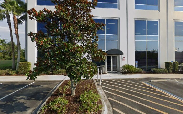 53240 simple living home 1 768x480