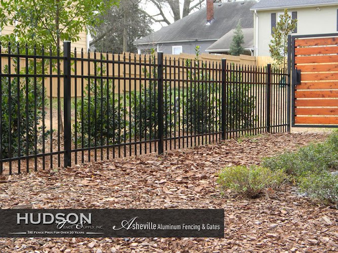 53469 charlotte fence 1