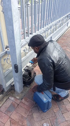 55853 production fenceworks access control gate automation 1