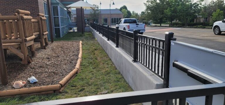 55925 anderson fence 768x359