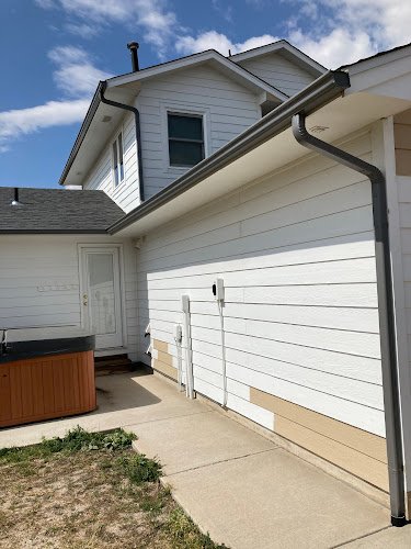 56034 pristine roofing gutters 1