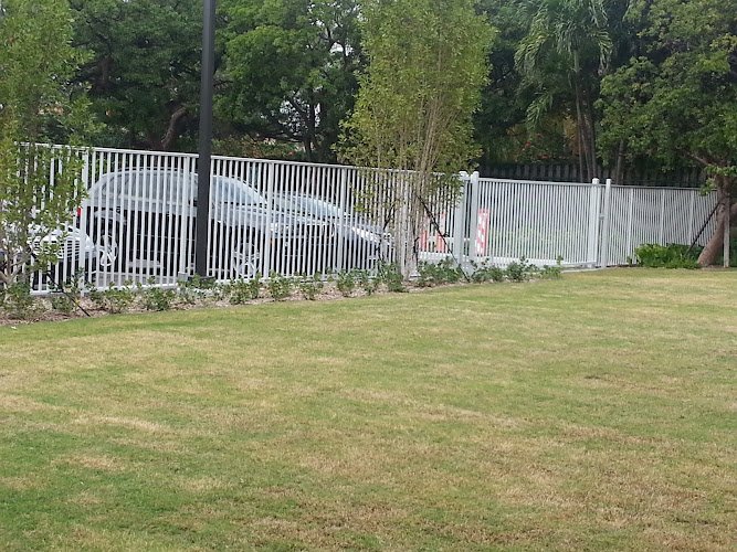 56221 gomez son fence 1