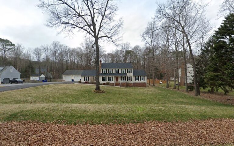 5643 airs gutter cleaning services 768x480