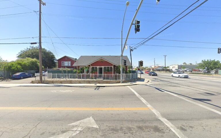 57035 tres hombres fence co 768x480