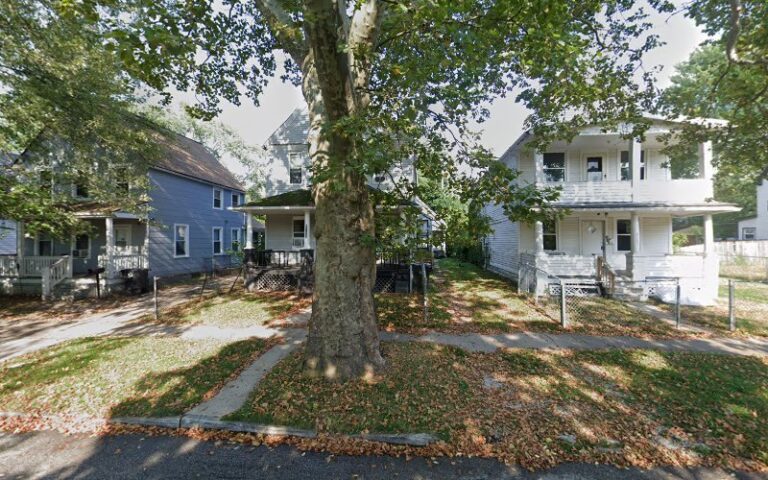 57200 cleveland decking 768x480