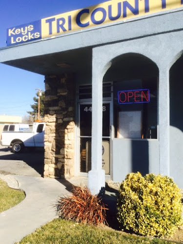 57371 tri county locksmiths garage doors 1