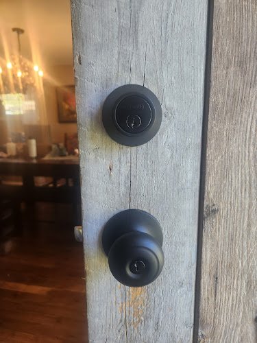 57374 lakewood locksmiths 1