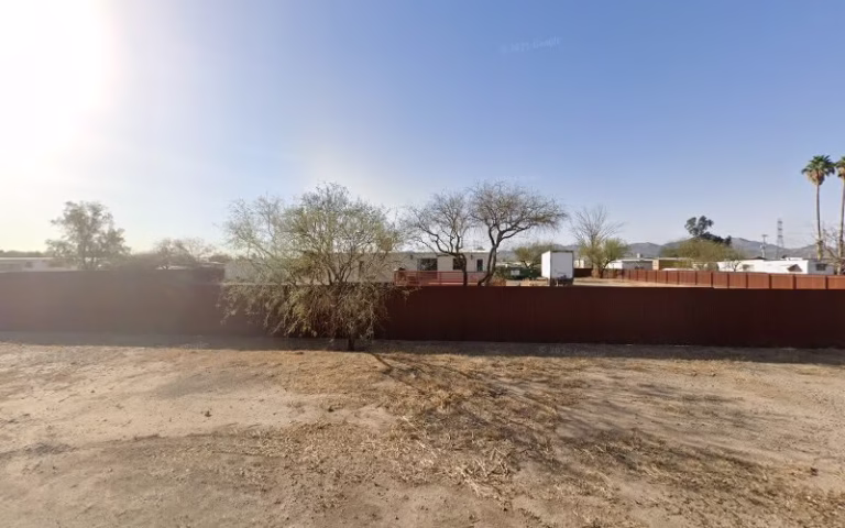 59503 desert west tree landscape 768x480