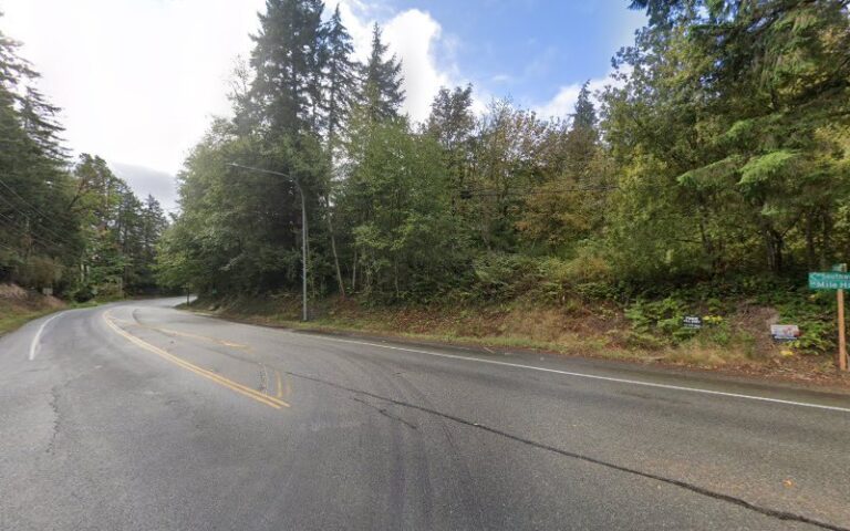 6029 harbor roof gutter cleaning 1 768x480